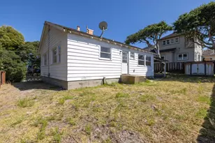 306 9th St, Pacific Grove, CA 93950 - Photo 12