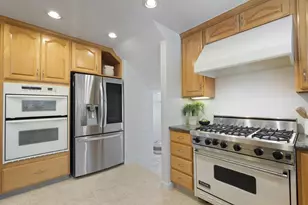 1128 Hawthorne Dr, San Mateo, CA 94402 - Photo 20