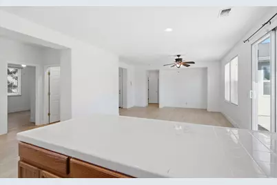 5176 W Oslin Ave, Fresno, CA 93722 - Photo 10