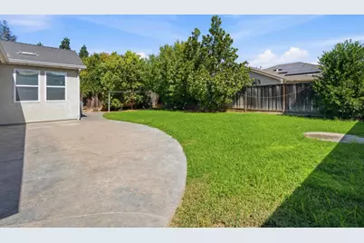 5176 W Oslin Ave, Fresno, CA 93722 - Photo 32