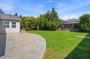 5176 W Oslin Ave, Fresno, CA 93722 - Photo 32