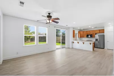 5176 W Oslin Ave, Fresno, CA 93722 - Photo 6