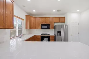 5176 W Oslin Ave, Fresno, CA 93722 - Photo 12