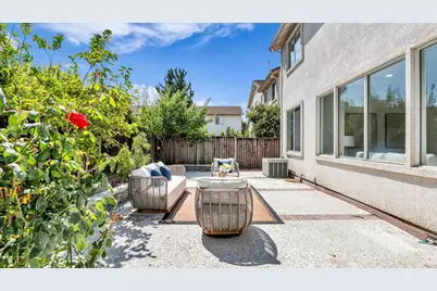 1215 Mayberry Ln, San Jose, CA 95131 - Photo 18