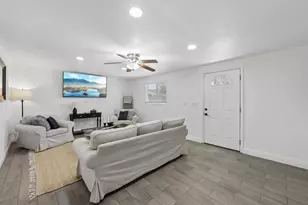 9 Hughes Rd, Watsonville, CA 95076 - Photo 6