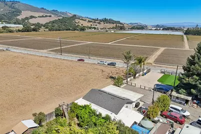9 Hughes Rd, Watsonville, CA 95076 - Photo 40