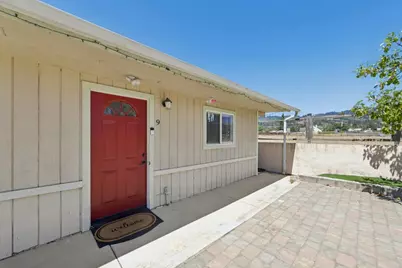 9 Hughes Rd, Watsonville, CA 95076 - Photo 4