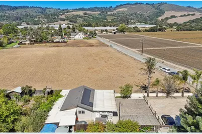 9 Hughes Rd, Watsonville, CA 95076 - Photo 38