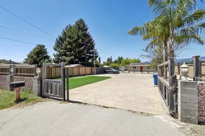 9 Hughes Rd, Watsonville, CA 95076 - Photo 2