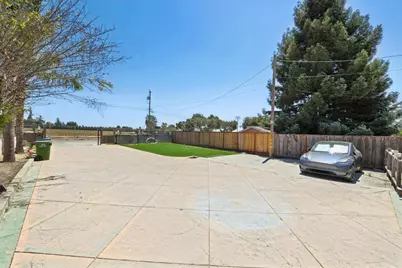 9 Hughes Rd, Watsonville, CA 95076 - Photo 4