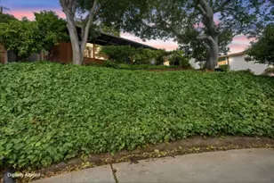 18 Hillbarn Ct, San Mateo, CA 94403 - Photo 2