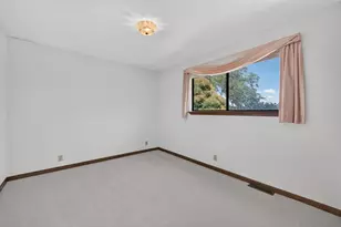 13204 Wright Way, Los Altos Hills, CA 94022 - Photo 66