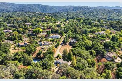13204 Wright Way, Los Altos Hills, CA 94022 - Photo 108
