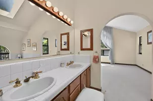 13204 Wright Way, Los Altos Hills, CA 94022 - Photo 46