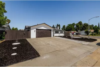 7244 Hayward Dr, Sacramento, CA 95828 - Photo 2