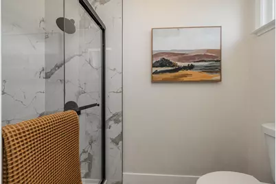 7244 Hayward Dr, Sacramento, CA 95828 - Photo 24