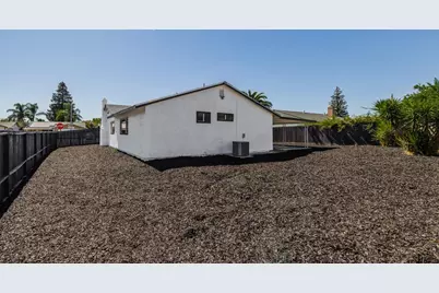 7244 Hayward Dr, Sacramento, CA 95828 - Photo 32