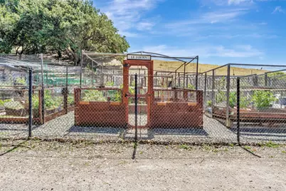 5568 Cribari Cir, San Jose, CA 95135 - Photo 52