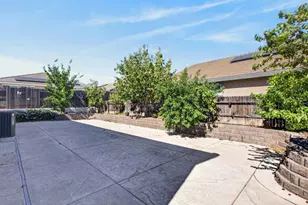 8475 Crimson Clover Cir, Elk Grove, CA 95624 - Photo 54