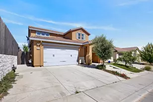 8475 Crimson Clover Cir, Elk Grove, CA 95624 - Photo 2