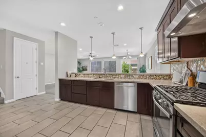 8475 Crimson Clover Cir, Elk Grove, CA 95624 - Photo 16