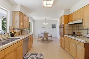 977 Pleasant Hill Rd, Redwood City, CA 94061 - Photo 16