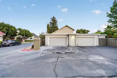 5687 Hollyleaf Ln, San Jose, CA 95118 - Photo 12