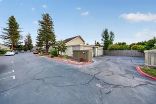 5687 Hollyleaf Ln, San Jose, CA 95118 - Photo 10