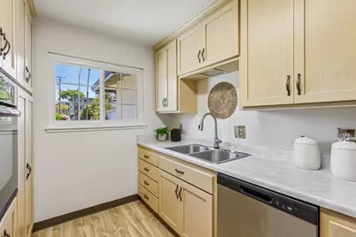109 Cabrillo St, Capitola, CA 95010 - Photo 16