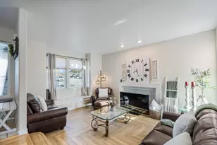 1090 Los Altos Dr, Hollister, CA 95023 - Photo 8