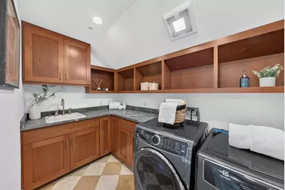 40 Montana Ln, Menlo Park, CA 94025 - Photo 42
