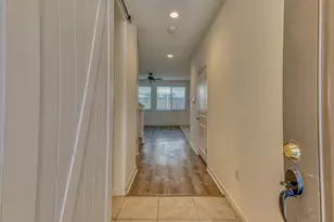 271 Lamplighter Ln, Hollister, CA 95023 - Photo 2
