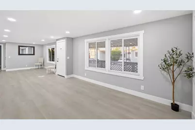 174 Redwood Dr 174, Hollister, CA 95023 - Photo 8