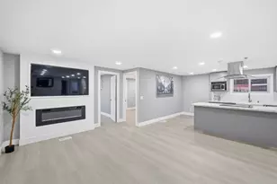 174 Redwood Dr 174, Hollister, CA 95023 - Photo 6