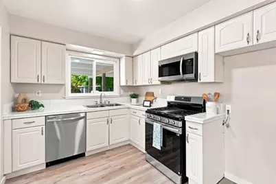 1837 W Rosecrans Way, Stockton, CA 95207 - Photo 8