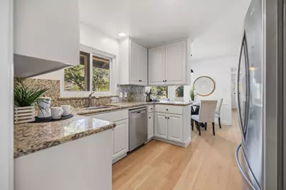135 Pineview Ln, Menlo Park, CA 94025 - Photo 18