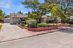 135 Pineview Ln, Menlo Park, CA 94025 - Photo 2