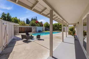 135 Pineview Ln, Menlo Park, CA 94025 - Photo 30