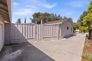 135 Pineview Ln, Menlo Park, CA 94025 - Photo 38