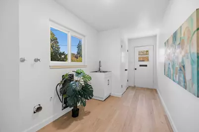 135 Pineview Ln, Menlo Park, CA 94025 - Photo 20