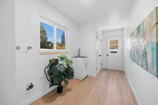 135 Pineview Ln, Menlo Park, CA 94025 - Photo 20