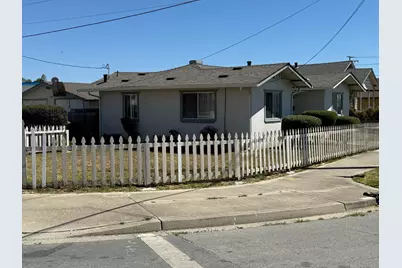 122 Martella St, Salinas, CA 93901 - Photo 10