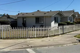 122 Martella St, Salinas, CA 93901 - Photo 10
