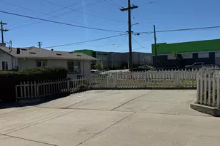 122 Martella St, Salinas, CA 93901 - Photo 12