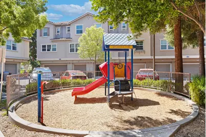 2188 Beech Cir, San Jose, CA 95131 - Photo 36