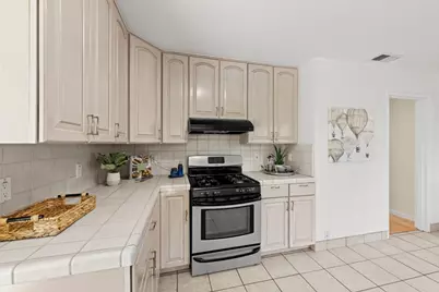 905 El Rio Dr, San Jose, CA 95125 - Photo 18
