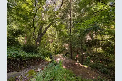 862 Chiltern Rd, Hillsborough, CA 94010 - Photo 48
