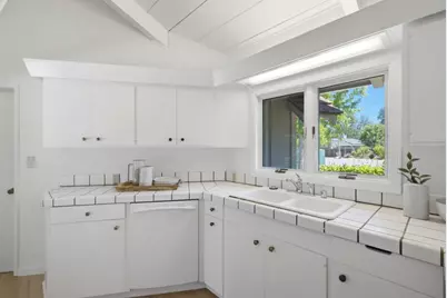653 Rosewood Ct, Los Altos, CA 94024 - Photo 12