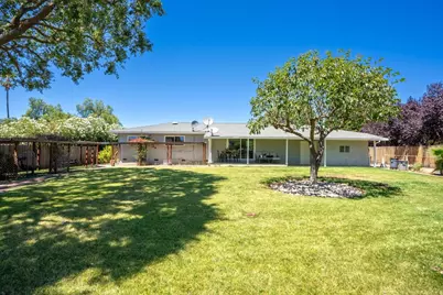 1850 E San Martin Ave, San Martin, CA 95046 - Photo 32
