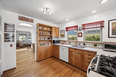 981 College Ave, Palo Alto, CA 94306 - Photo 8